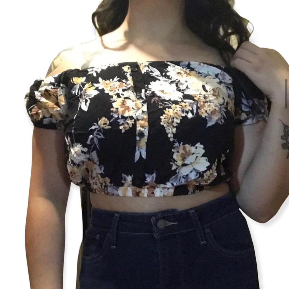 BLACK FLORAL CROP TOP